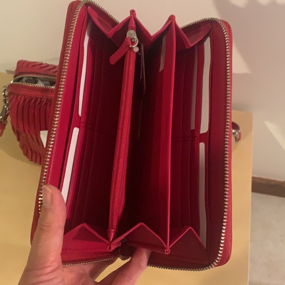 Brand new coach bag and wallet set - Picture 7 of 7